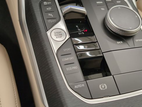 New 2025 BMW 330i Sedan w/ Premium Package image 19