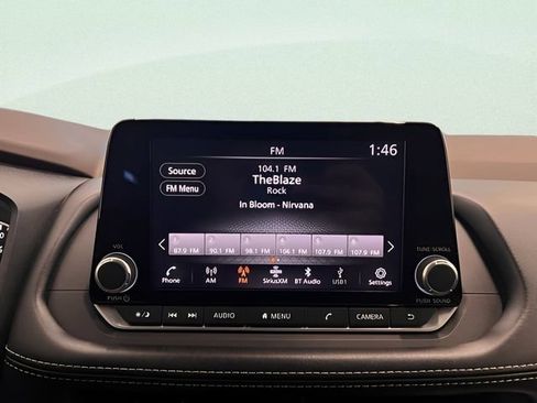 Used 2023 Nissan Rogue SV AWD/4WD image 17