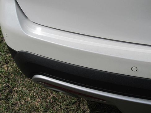 Used 2017 Ford Explorer XLT w/ Equipment Group 202A image 16