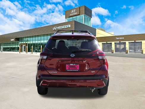 Used 2024 Nissan Kicks SR w/ Interior Electronics Package image 7