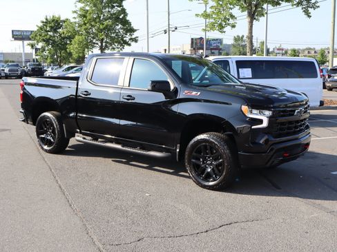Used 2026 Chevrolet Silverado 1500 LT Trail Boss w/ Convenience Package II AWD/4WD image 2