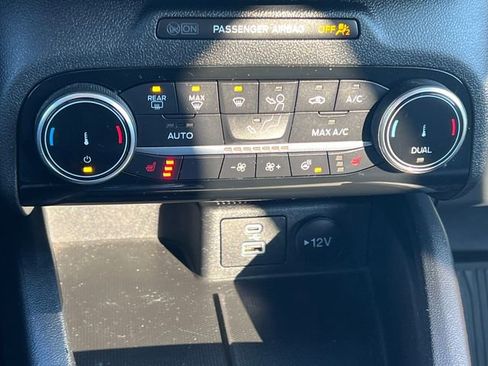 Used 2022 Ford Escape SE w/ Convenience Package image 24