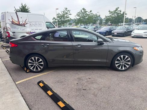 Used 2020 Ford Fusion SE AWD/4WD image 4