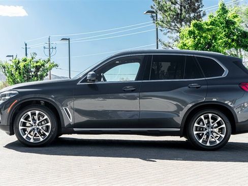 Used 2019 BMW X5 xDrive40i w/ Convenience Package AWD/4WD image 3