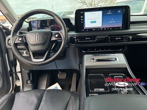 Used 2025 Lincoln Aviator 2WD image 22