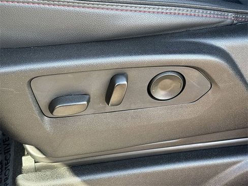 Used 2025 Chevrolet Suburban RST image 20