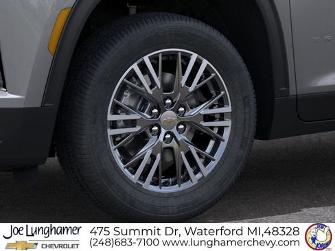 New 2026 Chevrolet Traverse LT w/ LPO, Floor Liner Package FWD image 9