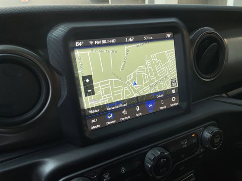 Used 2023 Jeep Wrangler Unlimited w/ Sun & Screen Package AWD/4WD image 34