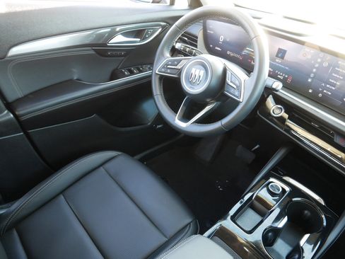 Used 2025 Buick Envision Preferred image 9