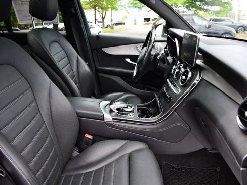 Used 2019 Mercedes-Benz GLC 300 4MATIC image 28