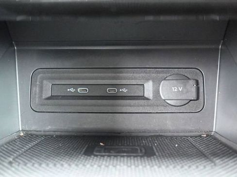 Used 2023 Volkswagen Atlas Cross Sport SE FWD image 23