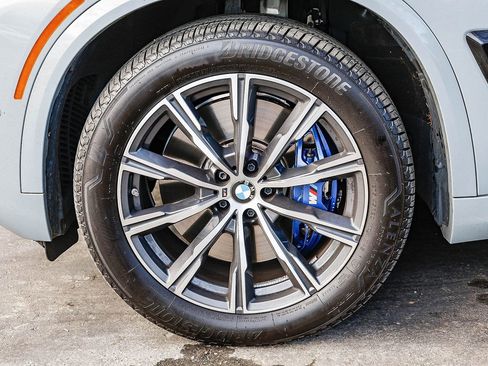 Used 2025 BMW X5 M60i image 4