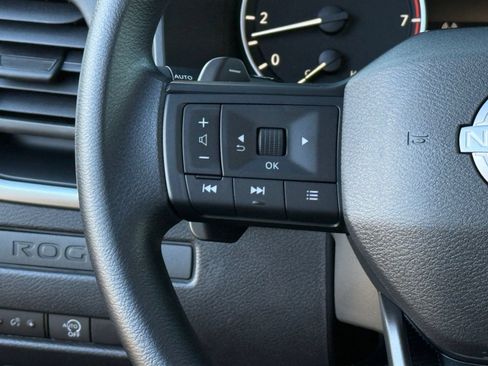 Used 2026 Nissan Rogue S FWD image 18
