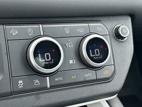 Used 2025 Land Rover Defender 110 S image 19