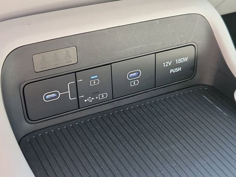 Used 2025 Hyundai Kona SEL FWD image 27