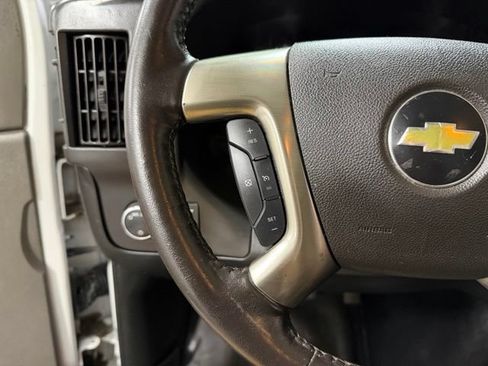 Used 2018 Chevrolet Express 2500 w/ Driver Convenience Package RWD image 17