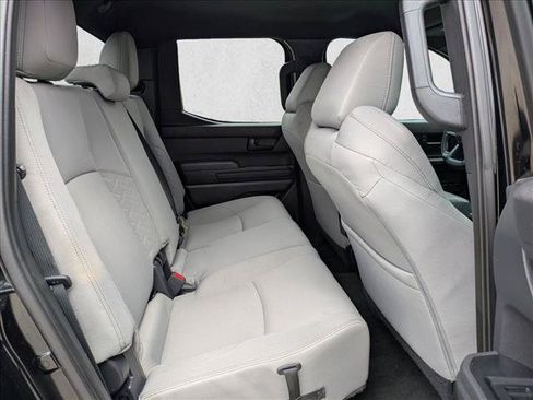 Certified 2025 Toyota Tacoma SR5 AWD/4WD image 18