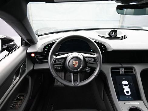 Certified 2023 Porsche Taycan 4S image 18