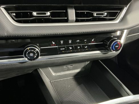 New 2026 Chevrolet Equinox LT FWD image 22