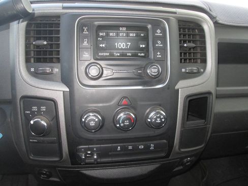 Used 2017 RAM 2500 Tradesman w/ Chrome Appearance Group AWD/4WD image 14
