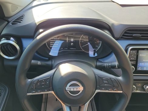 Used 2025 Nissan Versa SV w/ Trunk Package FWD image 20