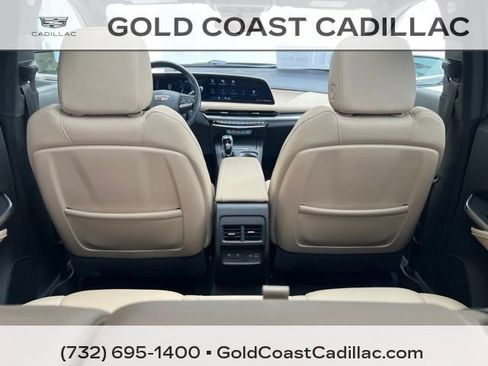 Certified 2024 Cadillac XT4 Luxury w/ Cold Weather Package FWD image 12
