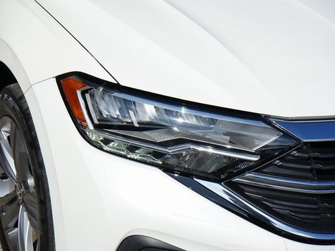 Used 2023 Volkswagen Jetta SE image 11