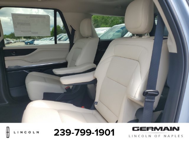 New 2027 Lincoln Navigator Premiere RWD image 19