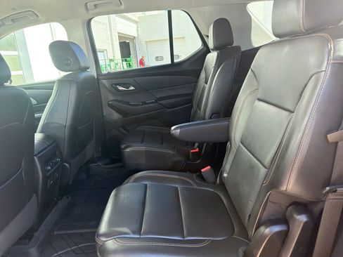 Used 2020 Chevrolet Traverse RS w/ LPO, Floor Liner Package AWD/4WD image 14