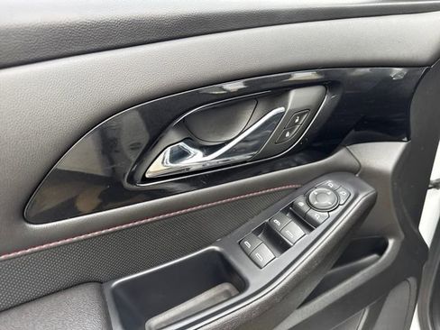 Used 2022 Chevrolet Traverse RS w/ LPO, Cargo Package image 19