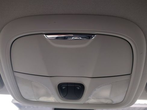 Used 2019 Jeep Cherokee Latitude w/ Popular Appearance Group image 6