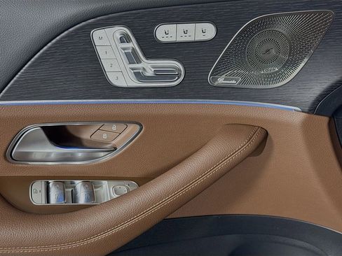 Used 2024 Mercedes-Benz GLS 450 4MATIC image 18