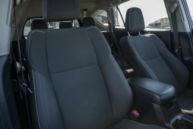 Used 2018 Toyota RAV4 XLE AWD/4WD image 30