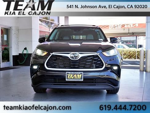 Used 2023 Toyota Highlander XLE FWD image 4