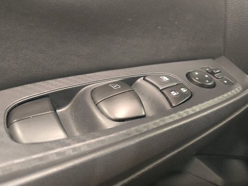 Used 2025 Nissan Sentra SV FWD image 27