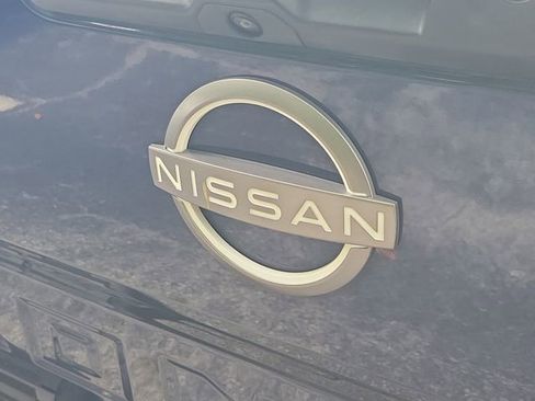 Used 2022 Nissan Frontier SV RWD image 7