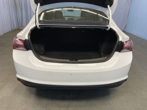 Used 2019 Chevrolet Malibu LT image 32