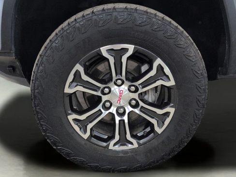 Used 2025 GMC Canyon AT4 w/ LPO, Off Road Lift Package AWD/4WD image 31