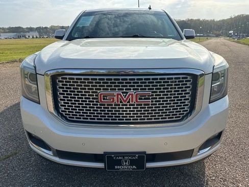 Used 2015 GMC Yukon XL Denali w/ Touring Package AWD/4WD image 7