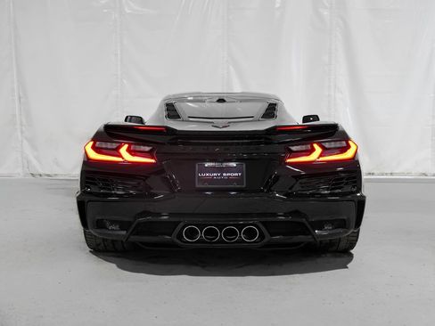 Used 2025 Chevrolet Corvette Z06 RWD image 4