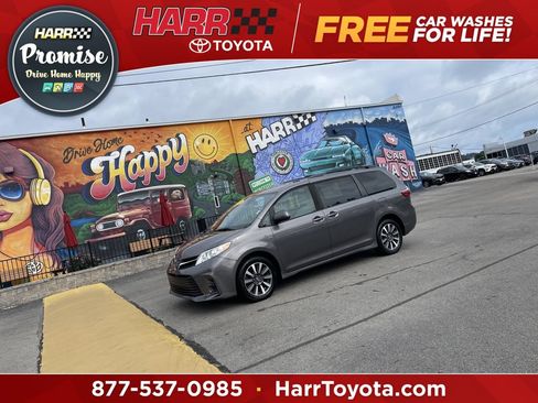 Used 2020 Toyota Sienna LE w/ Carpet Mat Package AWD/4WD image 1