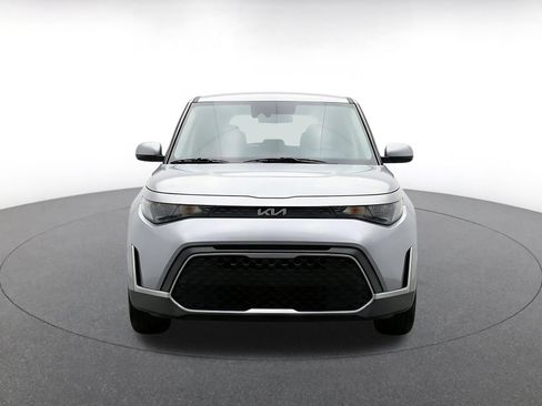 Used 2025 Kia Soul LX w/ LX Technology Package FWD image 2
