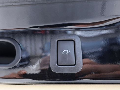 Used 2016 Toyota Highlander Limited FWD image 32