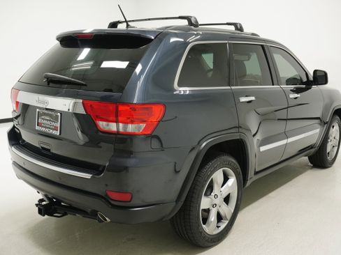 Used 2013 Jeep Grand Cherokee Limited w/ Luxury Group II image 4