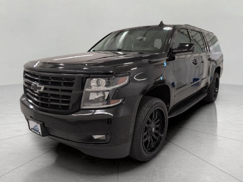 Used 2019 Chevrolet Suburban Premier AWD/4WD image 12