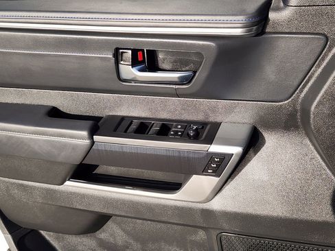 Used 2024 Toyota Sequoia Platinum image 30