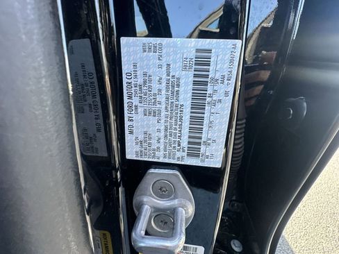 Used 2025 Lincoln Nautilus Premier w/ Jet Appearance Package image 19