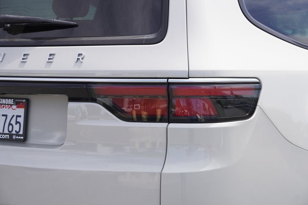 Certified 2022 Jeep Wagoneer Series II RWD image 13