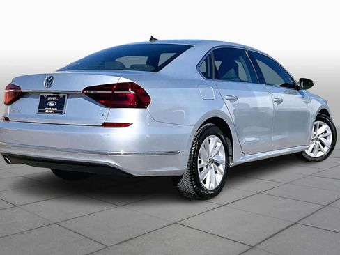 Used 2018 Volkswagen Passat 2.0T SE image 12