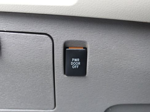 Used 2015 Toyota Sienna XLE Premium image 24